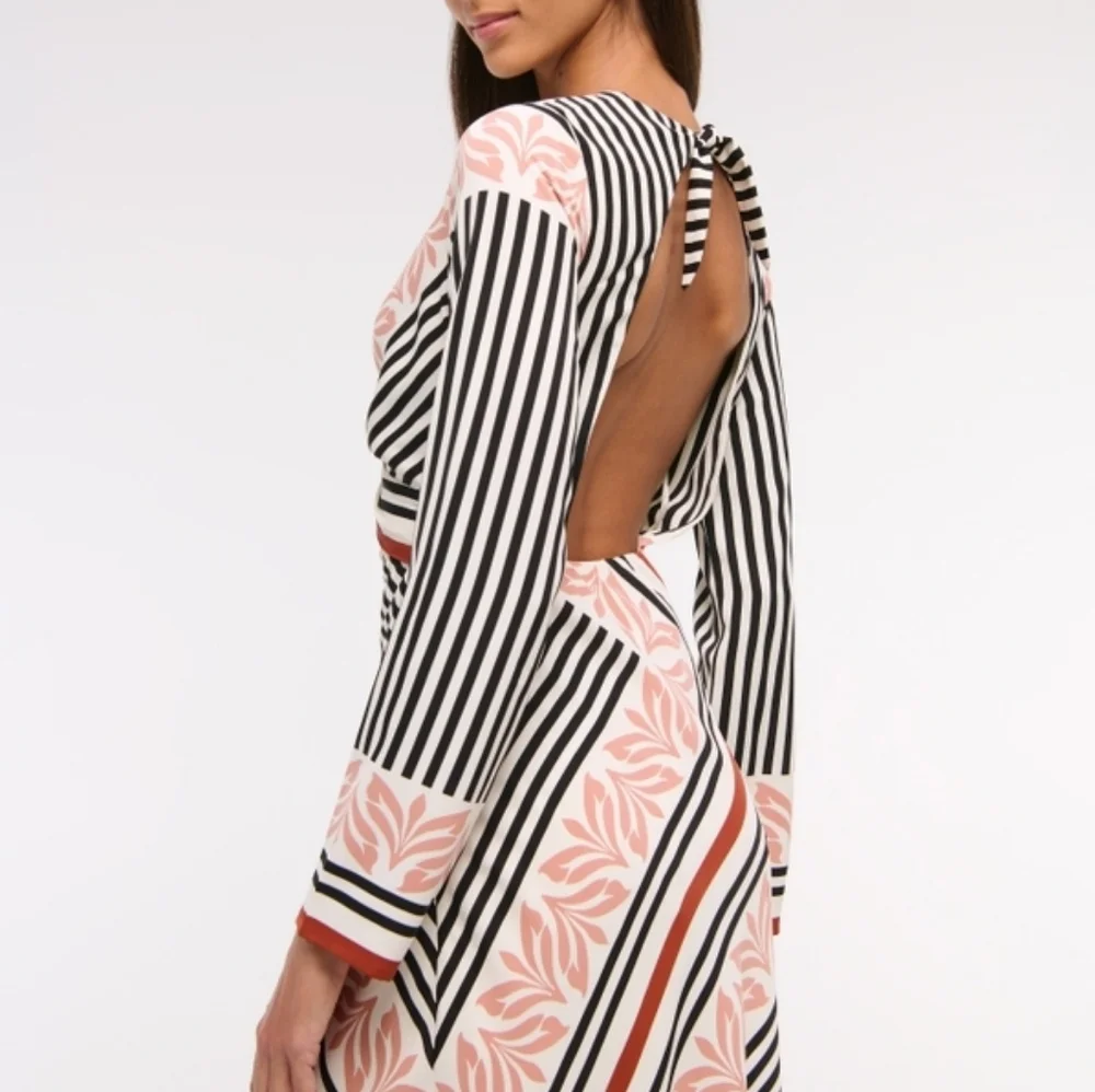 Abercrombie & Fitch Twist-Front Maxi Dress
